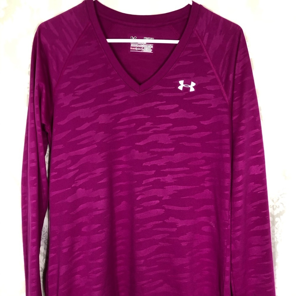 Under Armour “HeatGear” Semi Fitted Top M